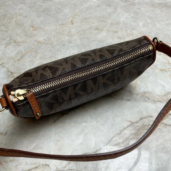 MICHAEL KORS Brown Leather Jet Set Travel Signature Logo Small Shoulder Bag - Picture 5 of 10